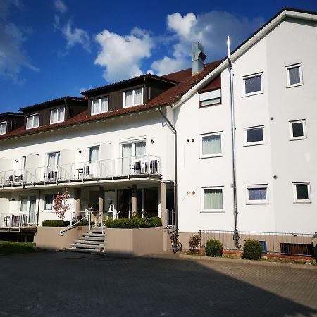 מקנבורן Hotel Loewen מראה חיצוני תמונה