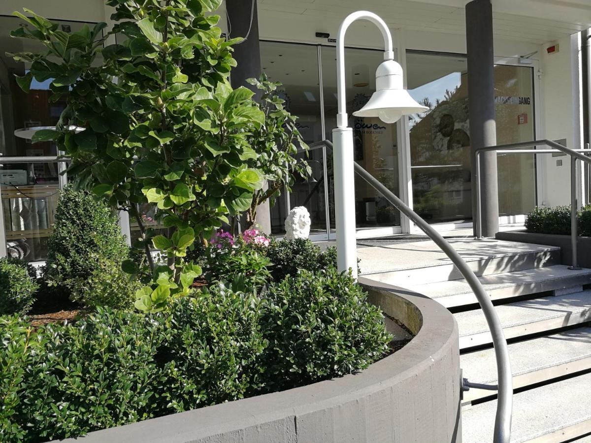 מקנבורן Hotel Loewen מראה חיצוני תמונה