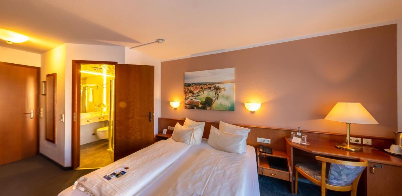 מקנבורן Hotel Loewen מראה חיצוני תמונה